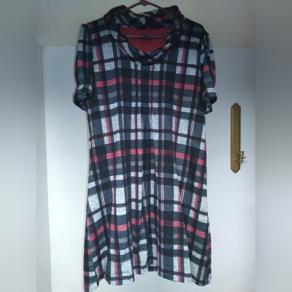 ❤3/$15 Plaid Short Sleeve Dress - Picture 2 of 4